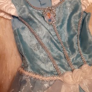 💙💛Cinderella dress Sz 3💛💙
